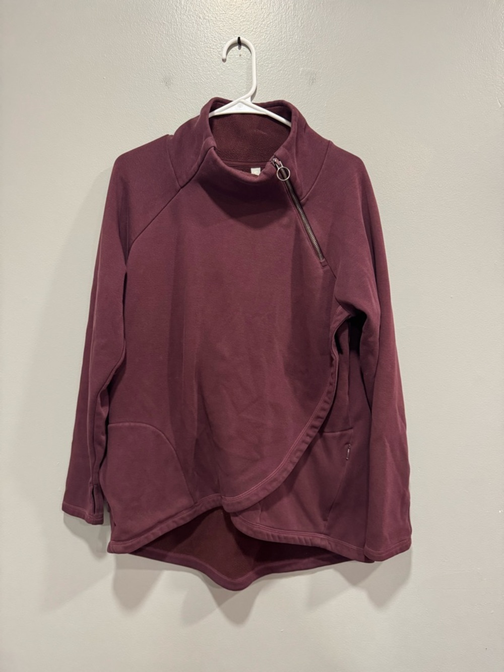 Athleta Cozy Karma Aspyn Pullover in Maroon Size Large